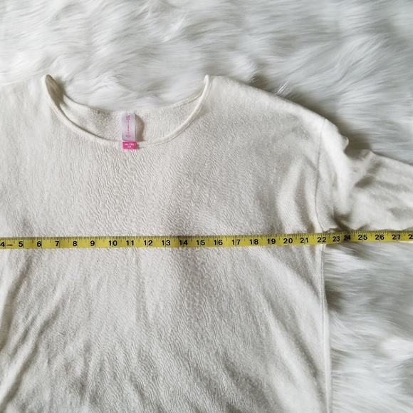 White Top w/Fray Detail - Picture 3 of 6